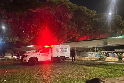 Homem é morto a tiros na zona norte de Porto Alegre<!-- NICAID(16017283) -->