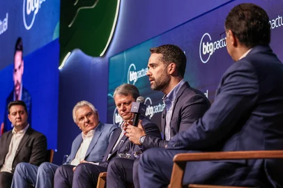 Presidenciáveis Eduardo Leite,Tarcísio Freitas, Ronaldo Caiado e Ratinho Júnior em encontro do agronegócio <!-- NICAID(16100847) -->