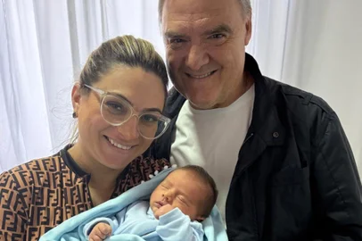 Nasceu na sexta-feira (6), João Pedro, o filho do vice-prefeito eleito, Edson Néspolo (União Brasil) com sua esposa, Pâmela Rosa. <!-- NICAID(15932163) -->