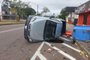 Duas pessoas ficaram feridas em um acidente na manhã desta sexta-feira em Passo Fundo. O caso ocorreu às 5h55min, na Avenida Brasil, no bairro Petrópolis.<!-- NICAID(15620265) -->