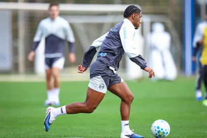 RS - FUTEBOL/ TREINO GREMIO 2026 - ESPORTES - Jogadores do Gremio realizam treino tÃ©cnico durante a manha desta terca-feira, no CT Luiz Carvalho, na preparaÃ§Ã£o para partida valida pelo Campeonato Brasileiro 2026. FOTO: LUCAS UEBEL/GREMIO FBPA<!-- NICAID(16344109) -->