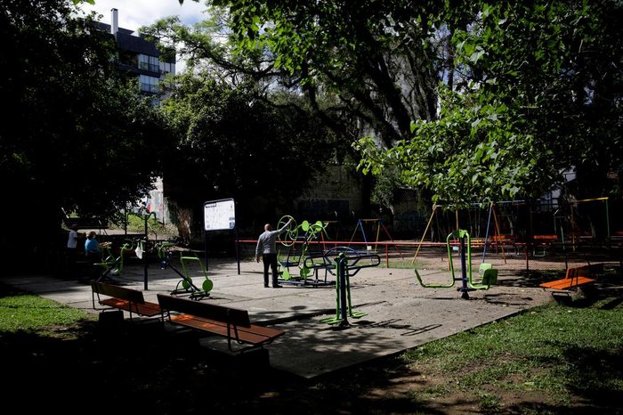 Praça Largo Dr. Adayr Figueiredo, no bairro Rio Branco