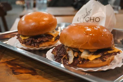 destemperados, lucho burger, hamburgueria, porto alegre, mostardeiro, smash burger<!-- NICAID(16057661) -->