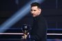 Argentina and Paris Saint-Germain forward Lionel Messi poses on stage after receiving the Best FIFA Mens Player award during the Best FIFA Football Awards 2022 ceremony in Paris on February 27, 2023. (Photo by FRANCK FIFE / AFP)Editoria: SPOLocal: ParisIndexador: FRANCK FIFESecao: soccerFonte: AFPFotógrafo: STF<!-- NICAID(15361388) -->