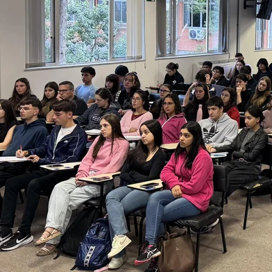 Os alunos do ensino médio de Caxias do Sul terão a oportunidade de, neste sábado (9), participar de mais uma aula preparatória para o Enem, promovida pela Universidade de Caxias do Sul (UCS). O encontro será no auditório do Bloco J do Campus-Sede, das 8h às 11h30min, com abordagem da disciplina de Biologia. As inscrições estão abertas e podem ser feitas neste link. As vagas são limitadas.<!-- NICAID(16279889) -->