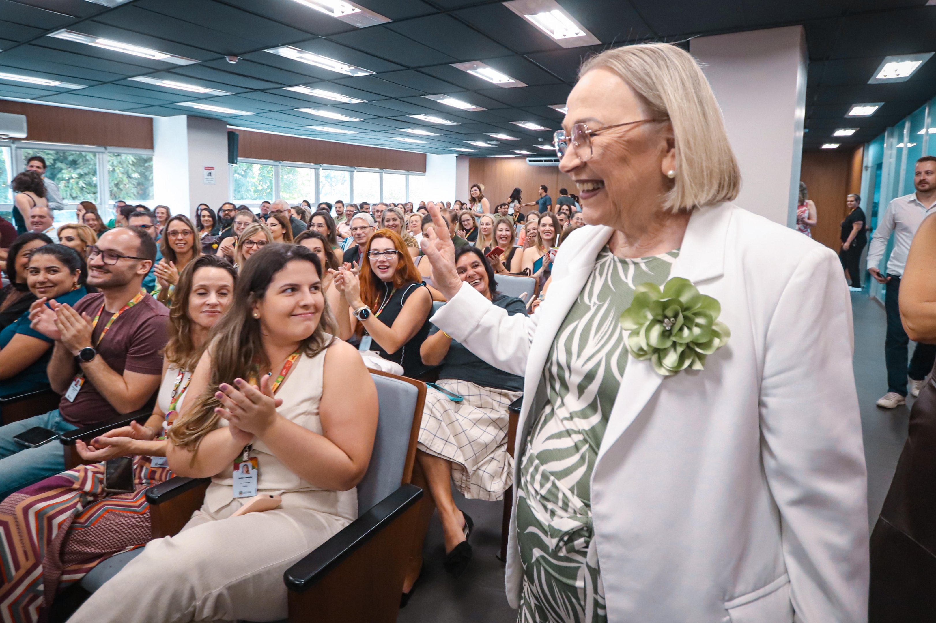 Arita se despede da Secretaria da Sa&uacute;de para ser candidata a deputada