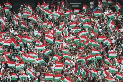Fluminense's fans cheer for their team ahead of the FIFA Club World Cup 2025 Group F football match between Brazil's Fluminense and Germany's Borussia Dortmund at the MetLife stadium in East Rutherford, New Jersey on June 17, 2025. (Photo by CHARLY TRIBALLEAU / AFP)<!-- NICAID(16062109) -->