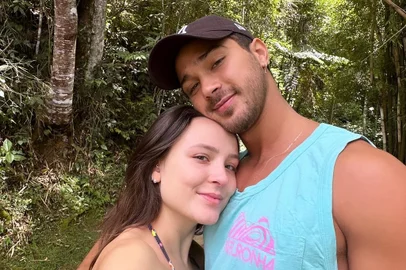 Larissa Manoela e André Luiz Frambach curtem lua de mel após casamento intimista<!-- NICAID(15632264) -->