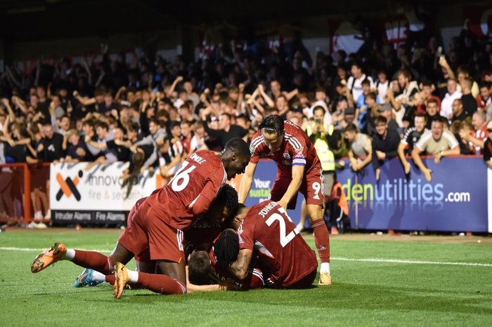 Divulgação / @crawleytown