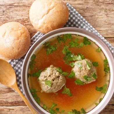 sopa de canederli<!-- NICAID(15995186) -->