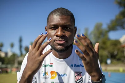 PORTO ALEGRE, RS, BRASIL - O atleta da Sogipa Samory Uiki conquistou a vaga olímpica no salto em distância.Indexador: Jefferson Botega<!-- NICAID(14770666) -->