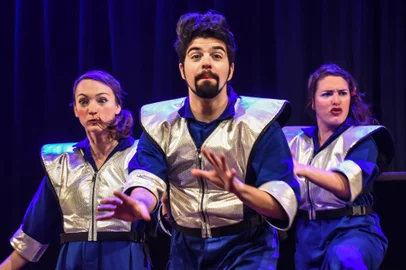 Serviço:O quê: Espetáculo teatral “Viajantes das Galáxias”Classificação: Livre. Indicação para público infanto-juvenil, a partir de quatro anos.Quando: 7 de agosto, domingo, às 17hOnde: Teatro Municipal de Caxias do Sul (Rua Dr. Montaury, 1.333)Quanto: Ingressos por R$ 30 (inteira), R$ 15 (meia)<!-- NICAID(15157363) -->