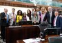 Manuela "bate ponto" na Assembleia e articula frente de esquerda durante sessões