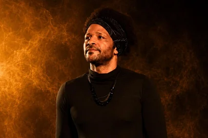 Ator gaúcho Romes Pinheiro é confirmado no elenco de musical sobre Gilberto Gil, dirigido por Miguel Falabella<!-- NICAID(16324107) -->