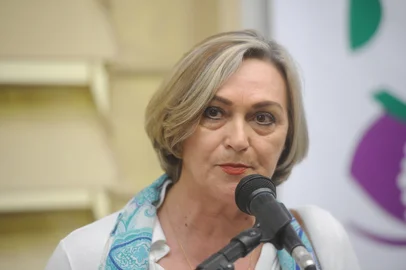 CAXIAS DO SUL, RS, BRASIL, 09/11/2016. Inauguração da Unidade de Saúde Prisional na Penitenciária Regional de Caxias do Sul, o presídio do Apanhador. O intuito é diminuir o deslocamento dos presos para tratamento na cidade. Na foto, a diretora da Secretaria de Saúde Marta Fattori. (Diogo Sallaberry/Agência RBS)<!-- NICAID(12555485) -->