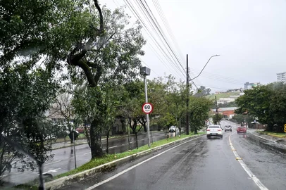 Redutores de velocidade em perimetrais de Caxias do Sul entram em operação na próxima semana<!-- NICAID(16089775) -->