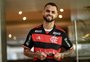 Alvo do Grêmio, Michael é anunciado pelo Flamengo