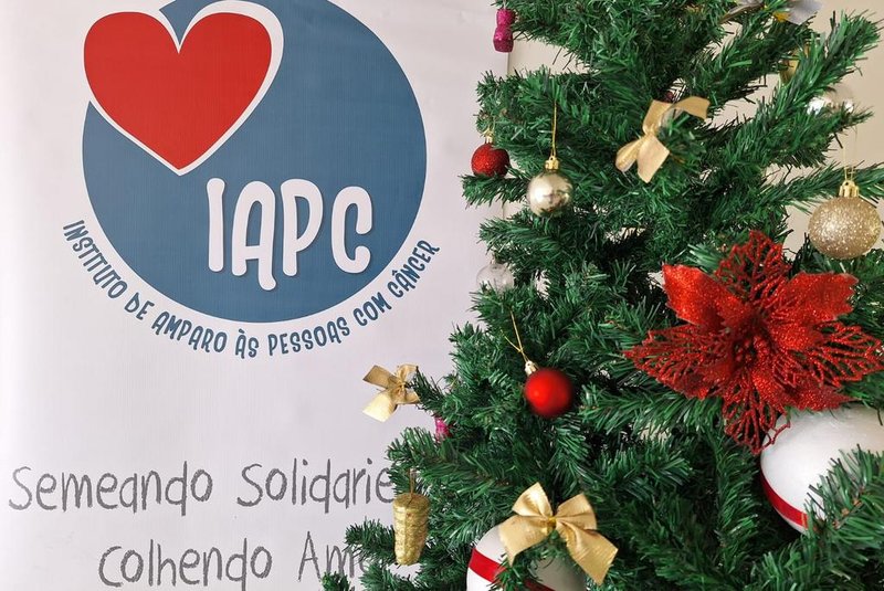 Em um ato de celebração à vida, o Instituto de Amparo às Pessoas com Câncer (IAPC), irá realizar uma confraternização de Natal aos pacientes. O evento será realizado na segunda-feira (18), em um almoço na sede da instituição, na Rua Alexandre de Antoni, no bairro Universitário em Caxias do Sul. <!-- NICAID(15625511) -->