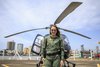 Camila Meggiolaro dos Santos voa desde os 18 anos;  em 2021, tornou-se a primeira mulher piloto da Polícia Civil do Estado