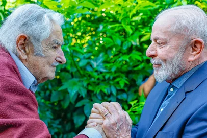05.12.2024 - Presidente da RepÃºblica, Luiz InÃ¡cio Lula da Silva concedeu aÂ Ordem Nacional do Cruzeiro do Sul ao ex-presidente do Uruguai, Pepe Mujica.MontevidÃ©u, Uruguai.Foto: Ricardo Stuckert / PR<!-- NICAID(16036460) -->
