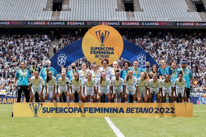 CBF mantém Brasileirão Feminino com 4 rebaixados e pausa para Copa -  Superesportes
