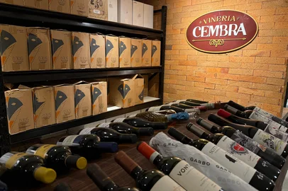 Porta-Copos, Vineria Cembra, Destemperados, Porto Alegre<!-- NICAID(16064114) -->