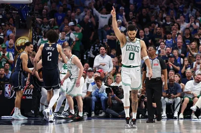 Jayson Tatum foi o cestinha dos Celtics com 31 pontos.