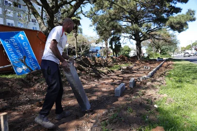 Porto Alegre, RS, BrasilInicio de obras de novo trecho de ciclovia na avenida Wenceslau Escobar<!-- NICAID(15850374) -->