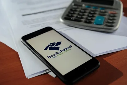 CAXIAS DO SUL, RS, BRASIL, 10/03/2023. Fotos para ilustrar matéria sobre a declaração do imposto de renda. (Bruno Todeschini/Agência RBS)Indexador: BTK<!-- NICAID(15371699) -->