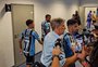 Renato Portaluppi retira jogadores do Grêmio da área de entrevistas após vitória sobre o São Paulo; veja vídeo