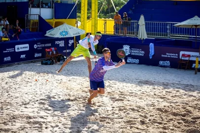 Por que a dupla número 1 do beach tennis chegou ao fim? André Baran e Michele Cappelletti estavam no topo do ranking mundial quando anunciaram o fim da parceria<!-- NICAID(16057219) -->
