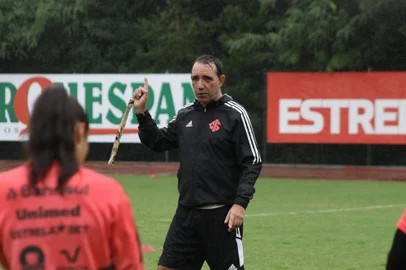 Maurício Salgado, técnico das Gurias Coloradas<!-- NICAID(15357945) -->