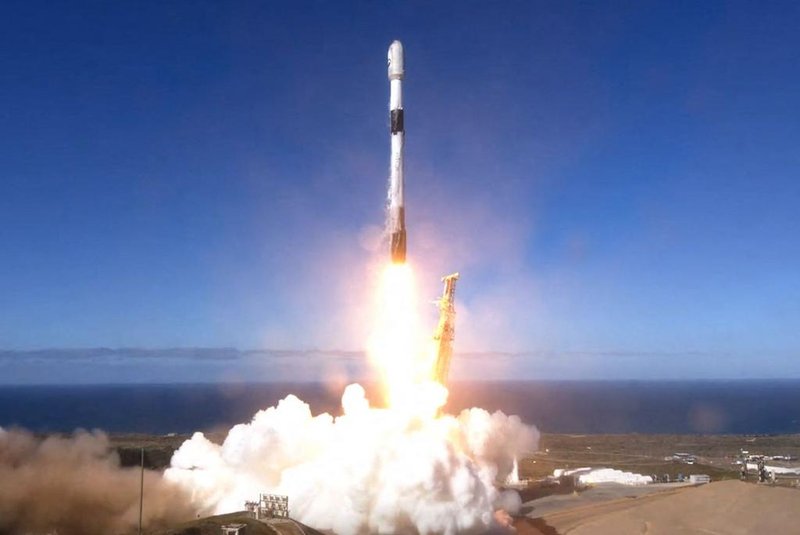 This screen grab taken from a SpaceX video shows the Falcon 9 launch of the Korea 425 Mission at Vandenberg Air Force Base in California on December 1, 2023. The SpaceX rocket launched South Korea's first military spy satellite, intensifying a space race on the peninsula after Pyongyang launched its own first military eye in the sky last week. Seoul's reconnaissance satellite, carried by one of Elon Musk's SpaceX Falcon 9 rockets, lifted off from the Vandenberg US Space Force Base in California at 10:19 am local time (GMT 1819 GMT). (Photo by SPACEX / AFP) / RESTRICTED TO EDITORIAL USE - MANDATORY CREDIT "AFP PHOTO / SPACEX " - NO MARKETING - NO ADVERTISING CAMPAIGNS - DISTRIBUTED AS A SERVICE TO CLIENTS<!-- NICAID(15615040) -->