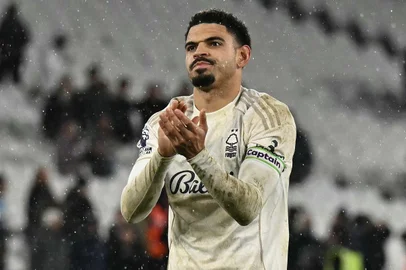 Gibbs-White, futebol, Nottingham Forest