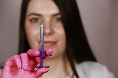 Ivoti, RS, Brasil — Sheila Bertlitz, profissional da área de Estética e Cosmética, em seu próprio estúdio, em Ivoti. A trajetória de Sheila mostra como a formação profissional na área da beleza pode abrir caminhos para o empreendedorismo e para a construção de um negócio próprio.Indexador: jeff botega<!-- NICAID(16350356) -->