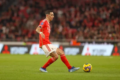 Di Maria em ação pelo Benfica.