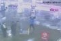 BM divulga vídeo de assalto e tiroteio em posto de combustiveís em Caxias do Sul. Nas imagens aparecem os dois suspeitos que fugiram. O policial militar de folga foi baleado na axila e passa por exames.<!-- NICAID(15116628) -->