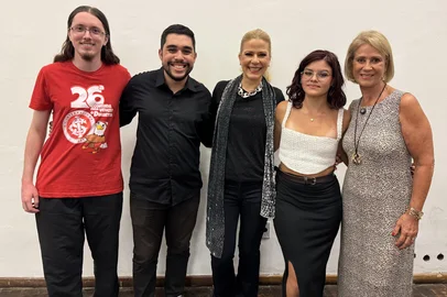 Em passagem por Porto Alegre, Paula Toller aceita convite para ser embaixadora do Instituto da Criança com Diabetes<!-- NICAID(16002071) -->