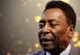 Edinho, filho de Pelé, chega ao hospital para passar Natal ao lado do pai e da família