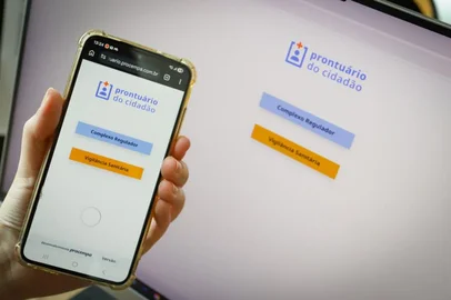 Porto Alegre começa a usar prontuário médico unificado e promete agilizar atendimentos pelo SUS<!-- NICAID(16271043) -->