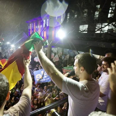 30/10/2022 - PORTO ALEGRE, RS - Eduardo Leite comemora sua reeleição com apoiadores. FOTO: Jefferson Botega / Agência RBSIndexador: Jeff Botega<!-- NICAID(15250620) -->