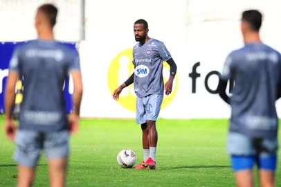 CAXIAS DO SUL, RS, BRASIL, 09/03/2023. Treino do Caxias no CT Baixada Rubra Vanderlei Bersaghi. O Caxias está disputando o Campeonato Gaúcho (Gauchão 2023). Na foto, meia Diego Rosa. (Porthus Junior/Agência RBS)Indexador:                                 <!-- NICAID(15371004) -->