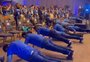 Presidente da Caixa coloca executivos para fazerem flexões e estrelinhas em evento de final de ano