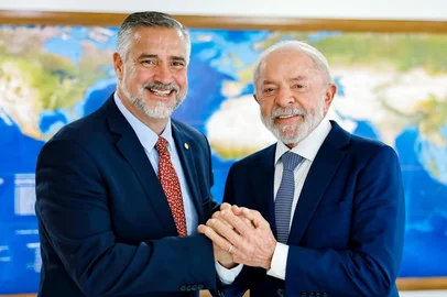 Lula convida Paulo PImenta para ser o líder do governo na Câmara <!-- NICAID(16265032) -->