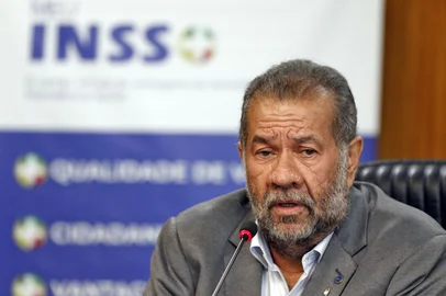 Brasília (DF), 28/11/2024 - O ministro da Previdência Social, Carlos Lupi fala durante lançamento do cartão Meu INSS Vale+. Foto: Bruno Peres/Agência BrasilLocal: BrasÃ­liaIndexador: Bruno Peres/AgÃªncia BrasilFonte: AgÃªncia Brasil/Empresa Brasil dFotógrafo: Reporter FotogrÃ¡fico<!-- NICAID(16025944) -->