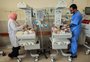 Ao menos 28 bebês prematuros são retirados de Gaza e levados para o Egito