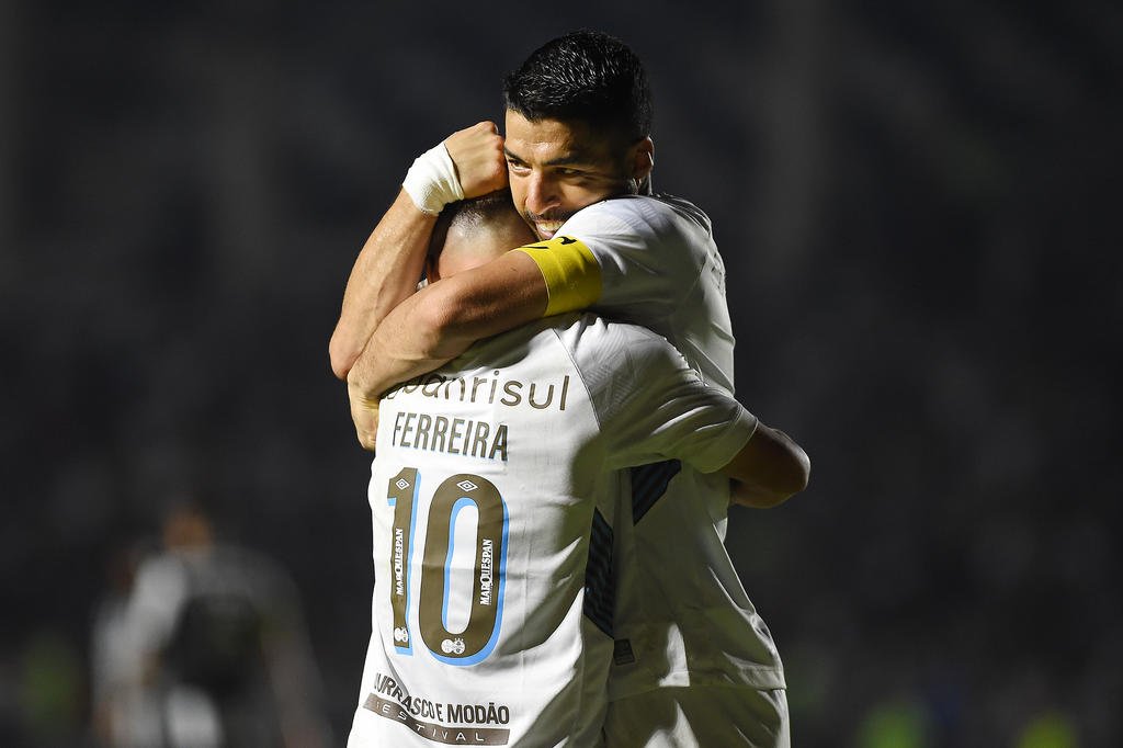 Grêmio encara o Corinthians em busca da liderança do Brasileirão