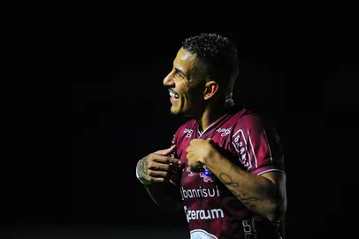 CAXIAS DO SUL, RS, BRASIL, 31/05/2025. Caxias x Londrina, jogo válido pela oitava rodada da primeira fase da série C do campeonato brasileiro e realizado no estádio Centenário. TERCEIRO GOL (Porthus Junior/Agência RBS)Indexador: BTK                             <!-- NICAID(16050064) -->