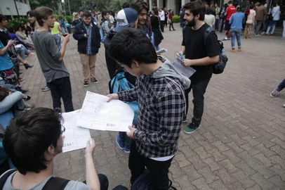 PORTO ALEGRE, RS, BRASIL, 09-08-2015 : Termina o último dia de provas do Enem. (Foto: André Ávila/Agência RBS, Educa)<!-- NICAID(11776468) -->
