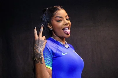 Ludmilla torcendo pelo Brasil na Copa do Mundo 2022